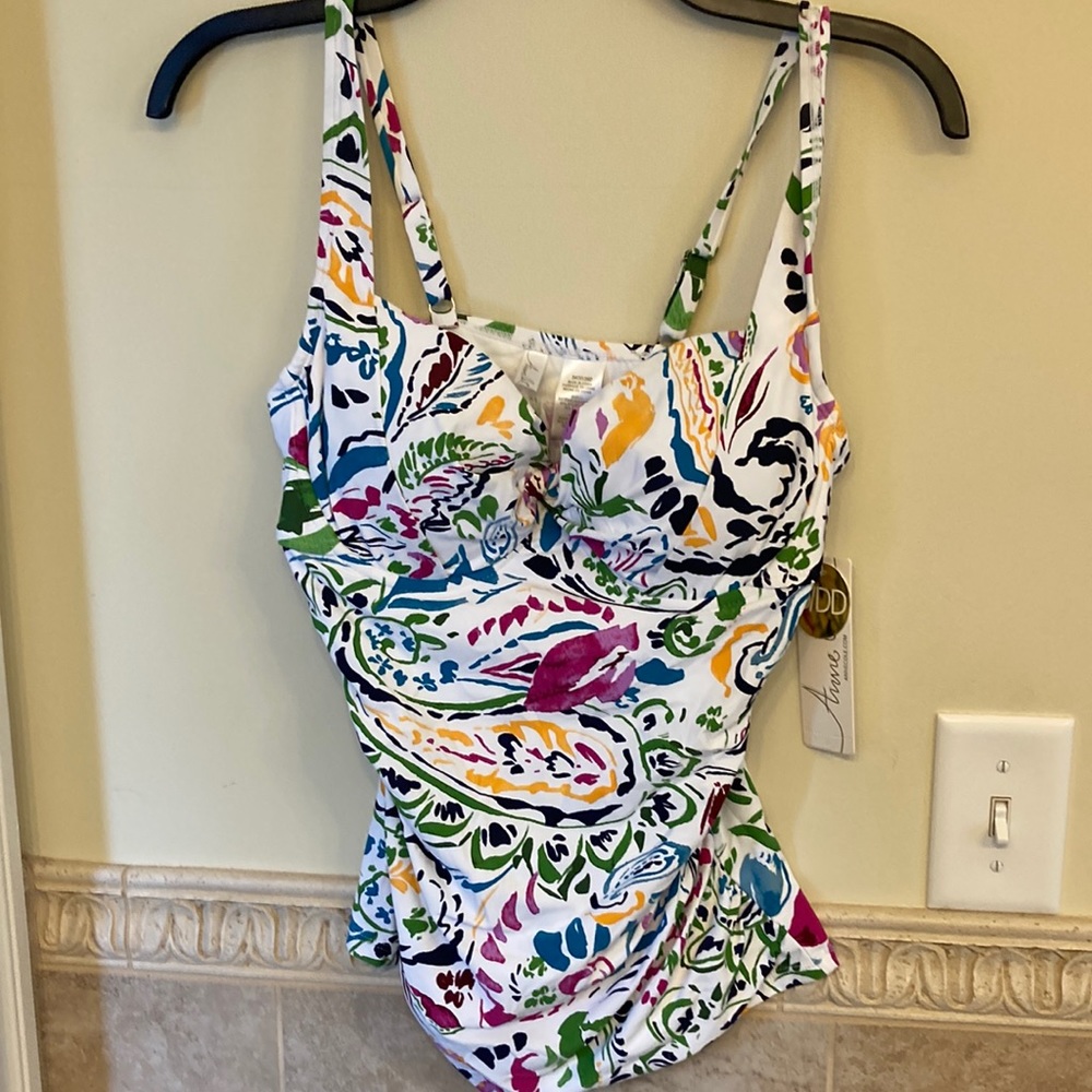Anne Cole White Multicolor Paisley tankini top NWT